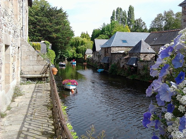 Pontrieux, Le Mené, France